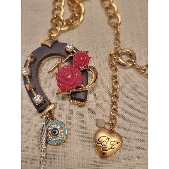 Vintage BJ Betsey Johnson Charm Necklace W/ Horseshoe & Rose Pendant 24" - Picture 3 of 11